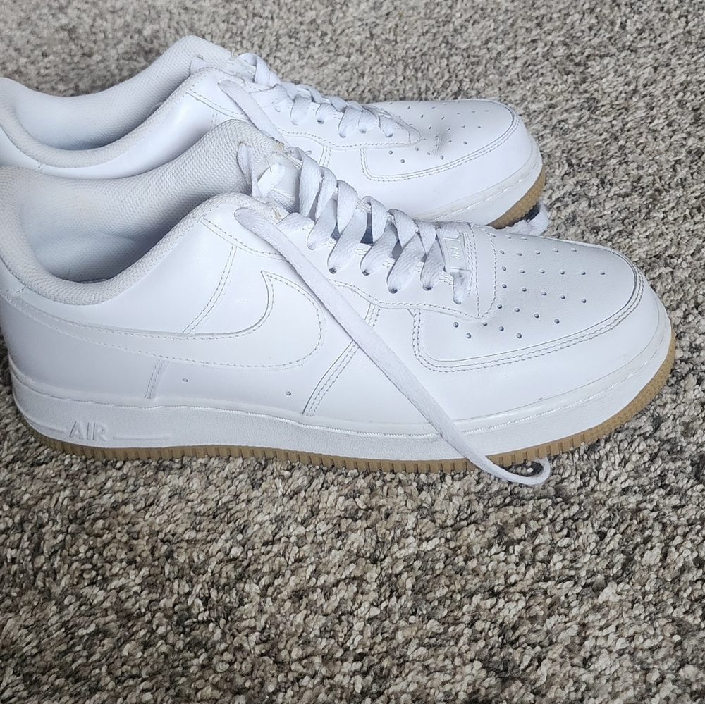 Nike Men's White and Brown Sneakers